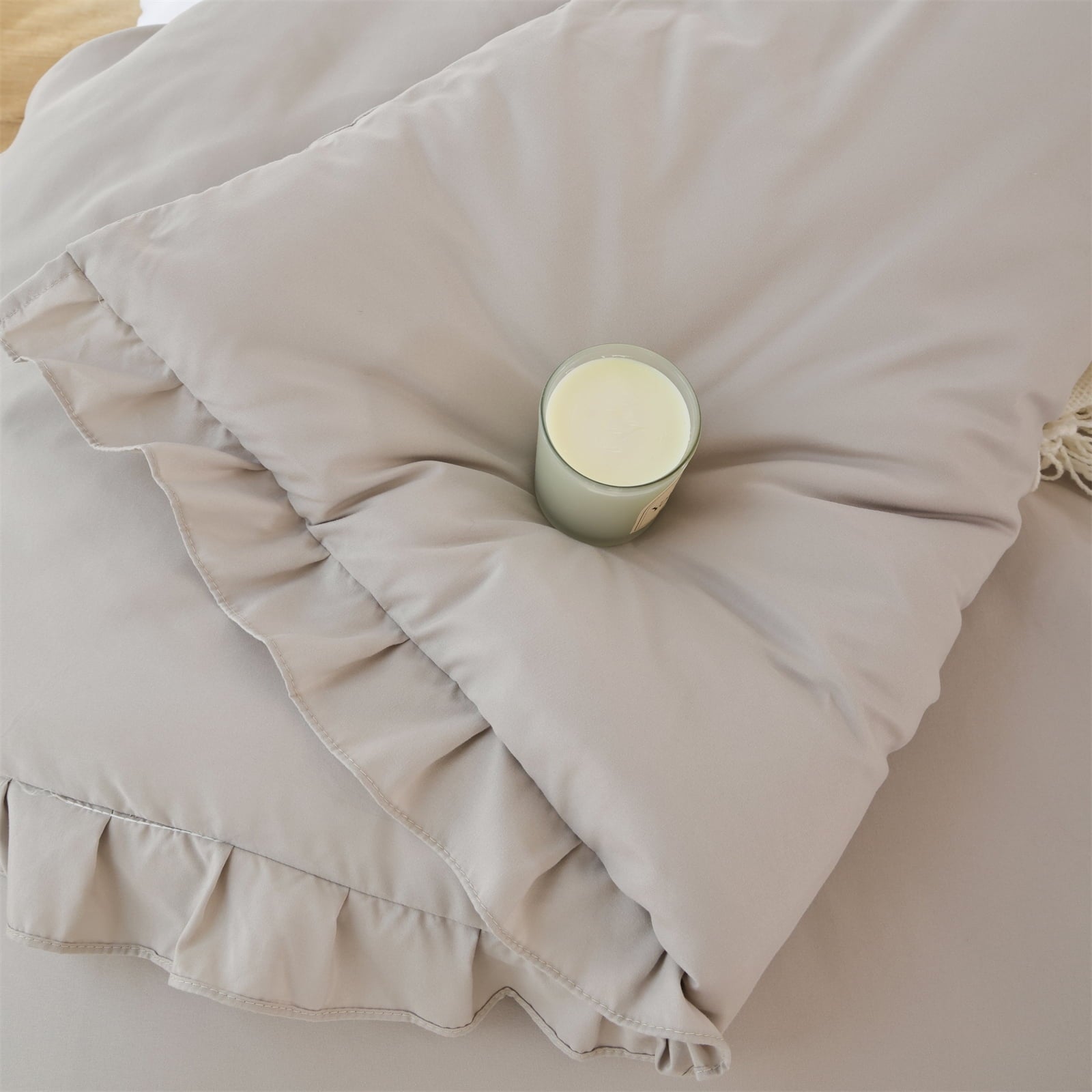 SPRINDAY Queen Comforter Set For Adult, 3 Piece Ruffle Oatmeal Comforter Sets All Season