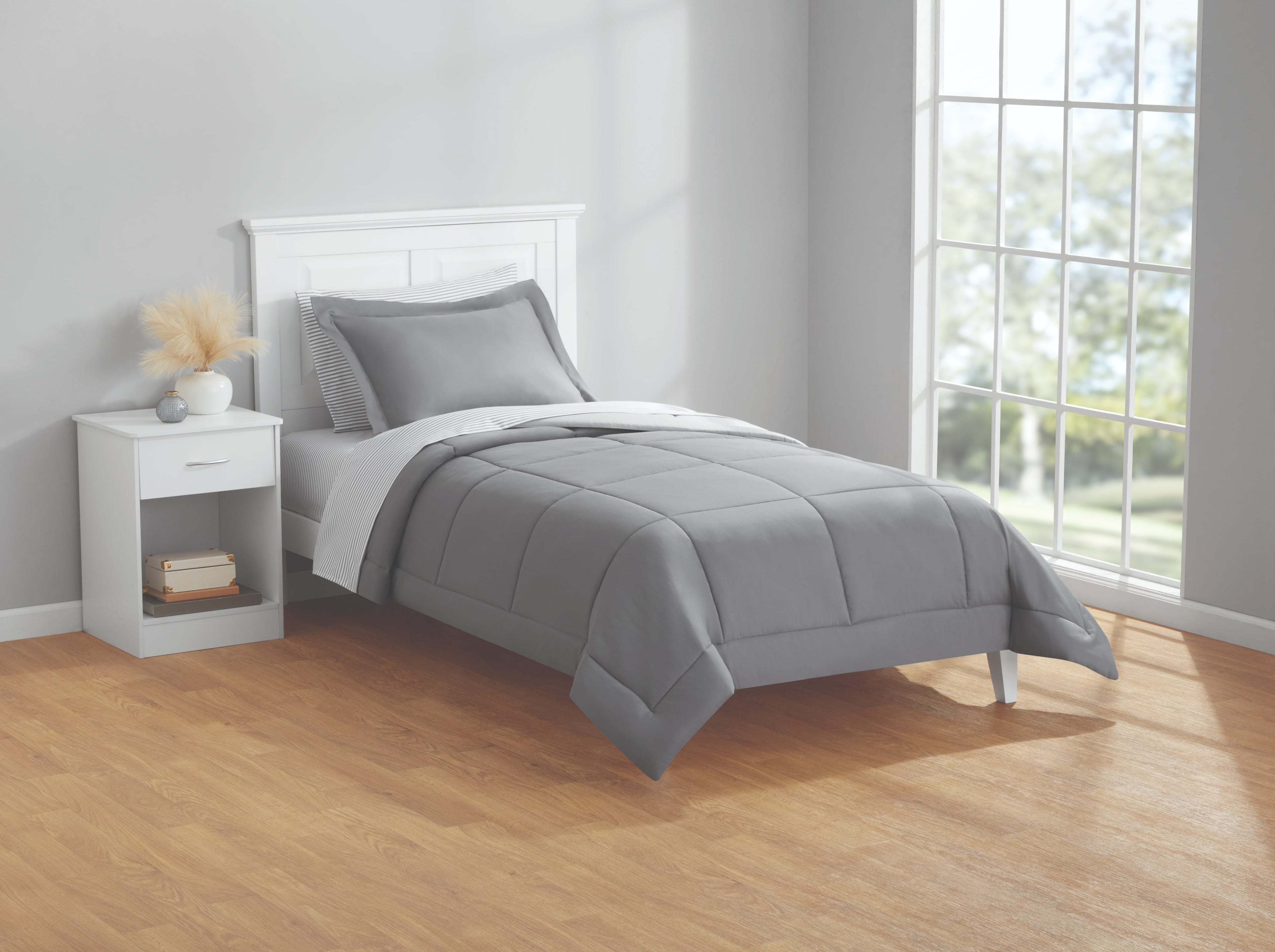 Mainstays 7-Piece Reversible Bed in a Bag Comforter Set with Sheets, Pink, King